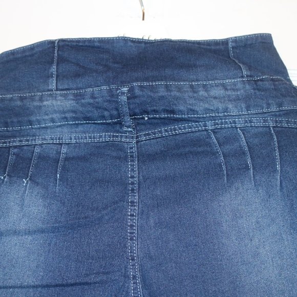 High Waisted Jeans - Picture 2 of 4